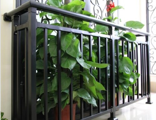铁艺园林围栏多少钱一米-铁艺欧式楼梯扶手-鸿图铁艺