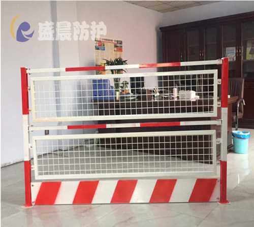 人货电梯安全防护门 电梯安全门厂家 安平县盛晨丝网有限公司