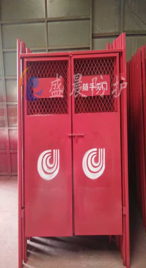 外用电梯防护门有哪种-临边防护-安平县盛晨丝网有限公司