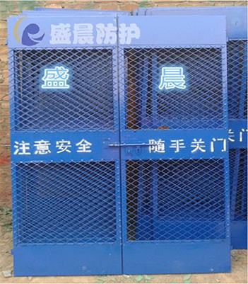 施工电梯安全门订做-贵州电梯井安全防护门-安平县盛晨丝网有限公司
